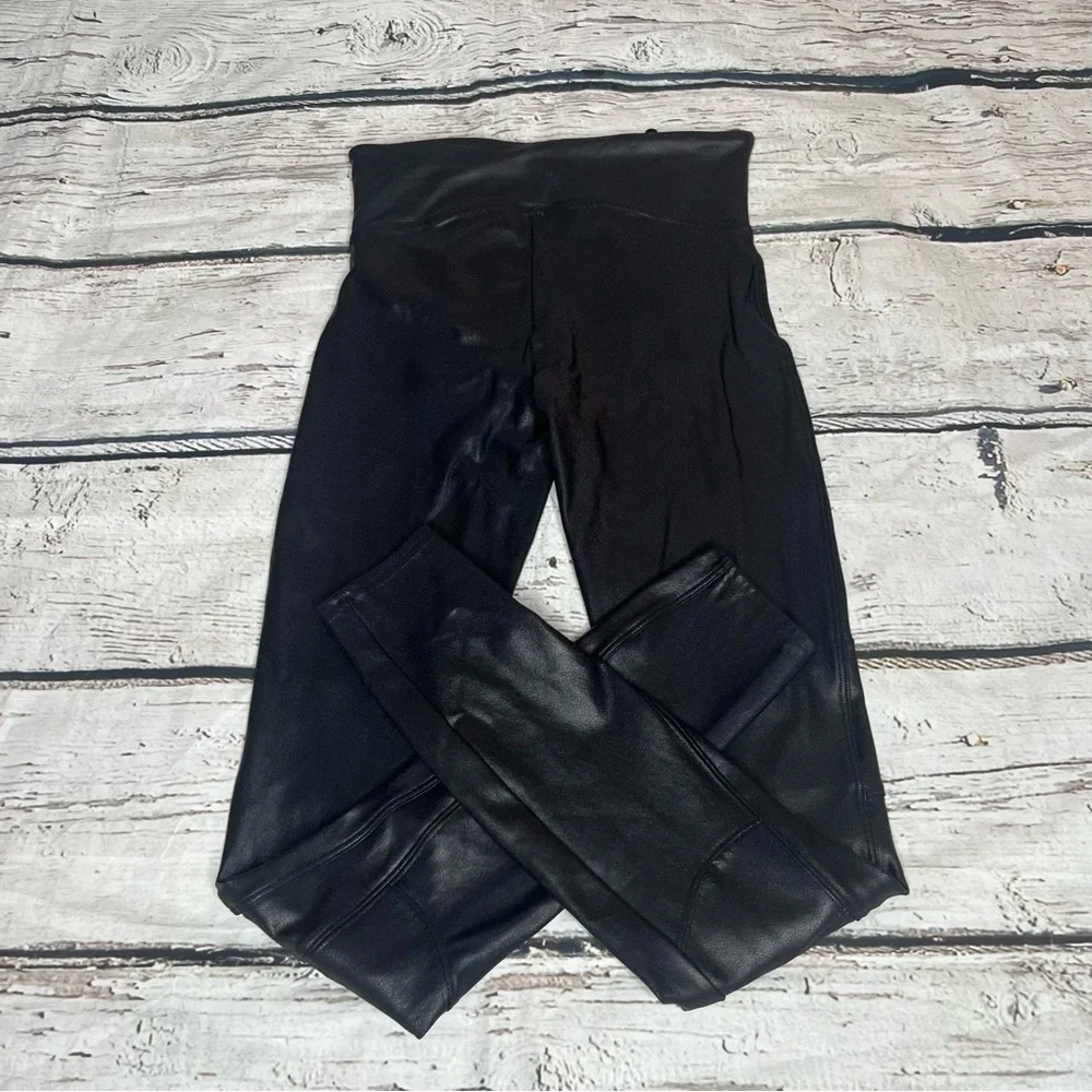 Spanx Hip Zip Faux Leather Leggings Size S - Picture 6 of 6
